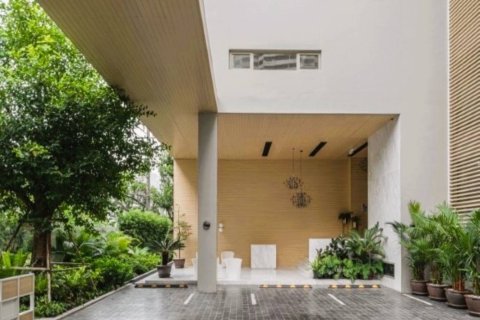 Condo in Bangkok, Thailand, 2 bedrooms  № 180745 - photo 22