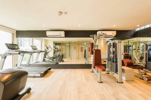 Condo in Bangkok, Thailand, 2 bedrooms  № 180745 - photo 17