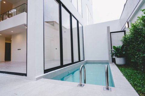House in Bangkok, Thailand 3 bedrooms № 180748 - photo 3