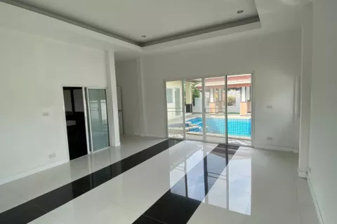 House in Pattaya, Thailand 3 bedrooms № 146076 - photo 7