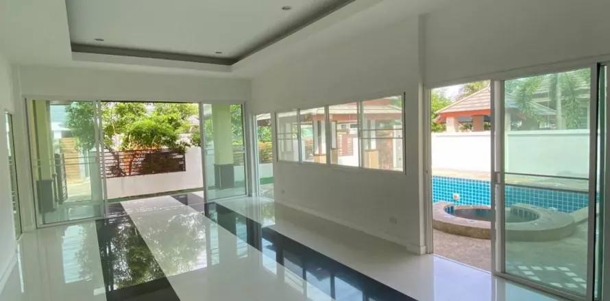 House in Pattaya, Thailand 3 bedrooms № 146076