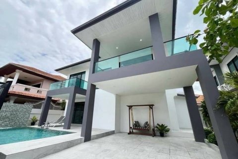 Вилла в Паттайе, Таиланд с 5 спальнями  № 114485 - фото 1