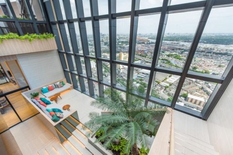 Студия в кондо в Клонг Тоэй, Бангкок, Таиланд № 153623 - фото 4