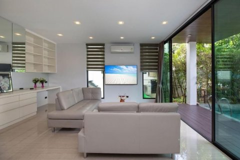 Villa in Phuket, Thailand 4 bedrooms № 163076 - photo 12