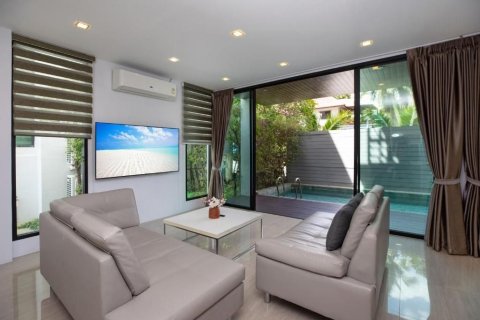 Villa in Phuket, Thailand 4 bedrooms № 163076 - photo 13