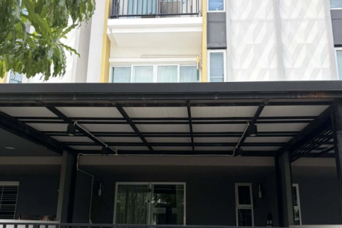 Townhouse in Nonthaburi, Thailand 3 bedrooms № 163075