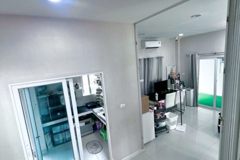 Дом в Лат Крабанге, Бангкок, Таиланд с 3 спальнями № 163077 - фото 4