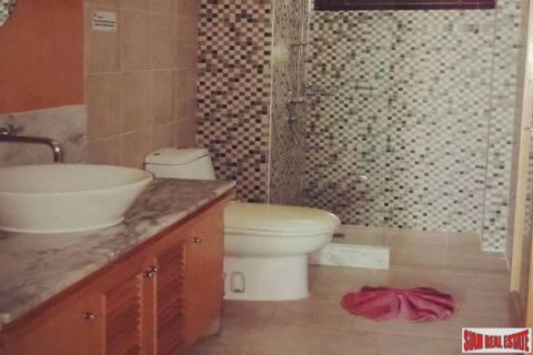 Apartment in Cha-am, Thailand 2 bedrooms № 194196 - photo 5