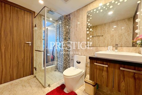 Condo in Pattaya, Thailand, 2 bedrooms № 197694 - photo 12