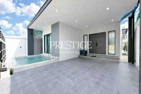 House in Pattaya, Thailand 3 bedrooms № 197696