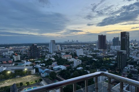 Кондоминиум с 3 спальнями в Клонг Тоэй, Бангкок, Таиланд № 144928 - фото 5