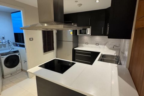 Кондоминиум с 3 спальнями в Клонг Тоэй, Бангкок, Таиланд № 144928 - фото 1