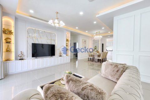 House in Pattaya, Thailand 3 bedrooms № 196130 - photo 8