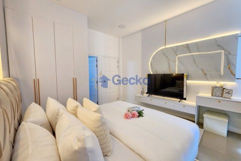 House in Pattaya, Thailand 3 bedrooms № 196130 - photo 24