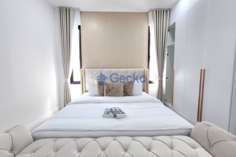 House in Pattaya, Thailand 3 bedrooms № 196130 - photo 29