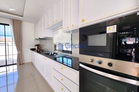House in Pattaya, Thailand 3 bedrooms № 196130 - photo 27