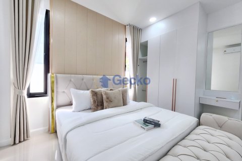 House in Pattaya, Thailand 3 bedrooms № 196130 - photo 30