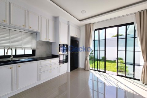 House in Pattaya, Thailand 3 bedrooms № 196130 - photo 26