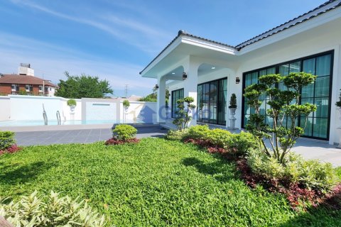 House in Pattaya, Thailand 3 bedrooms № 196130 - photo 6