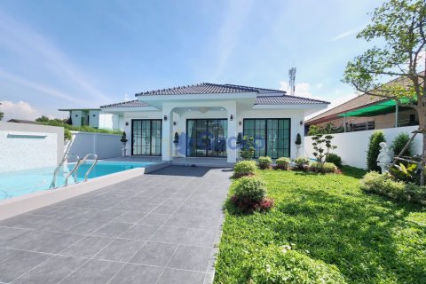 House in Pattaya, Thailand 3 bedrooms № 196130 - photo 4