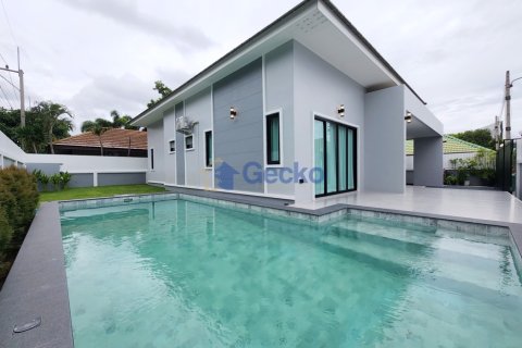 House in Pattaya, Thailand 3 bedrooms № 196133
