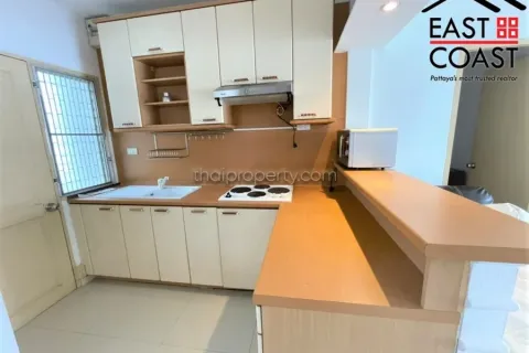 Condominio de 2 dormitorios en Jomtien Beach, Pattaya, Tailandia № 213032 - foto 2