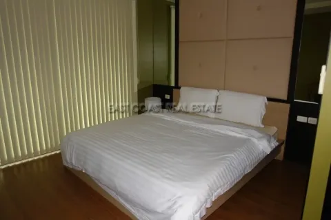 Condominio de 2 dormitorios en Pattaya, Tailandia № 213038 - foto 2