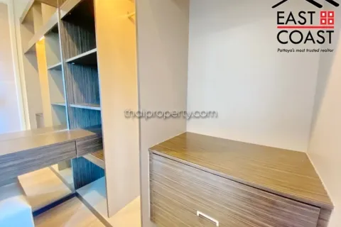 Condominio de 2 dormitorios en Jomtien Beach, Pattaya, Tailandia № 212744 - foto 17