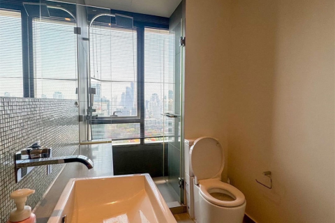 Condo in Bangkok, Thailand, 2 bedrooms № 184428 - photo 2