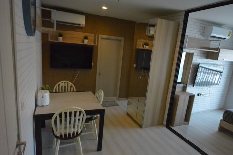 Condo in Phra Khanong, Bangkok, Thailand, 2 bedrooms  № 143933 - photo 2