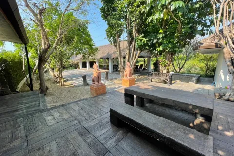 Commercial property in Chiang Mai, Thailand 2200 sq.m. № 162815 - photo 16