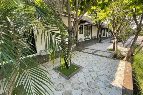 Propriété commerciale à Chiang Mai, Thaïlande 2200 m2 № 162815 - photo 19