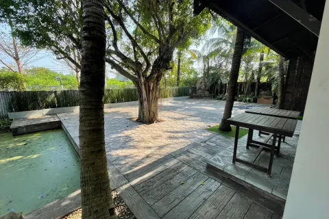 Commercial property in Chiang Mai, Thailand 2200 sq.m. № 162815 - photo 20