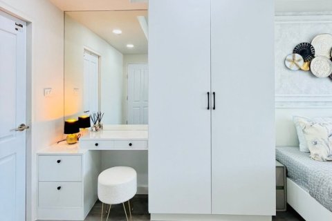 Condo in Pattaya, Thailand, 1 bedroom  № 205442 - photo 4