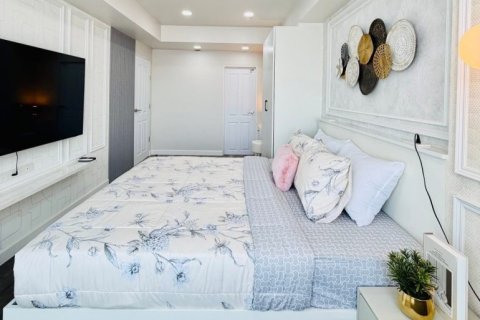 Condo in Pattaya, Thailand, 1 bedroom  № 205442 - photo 2