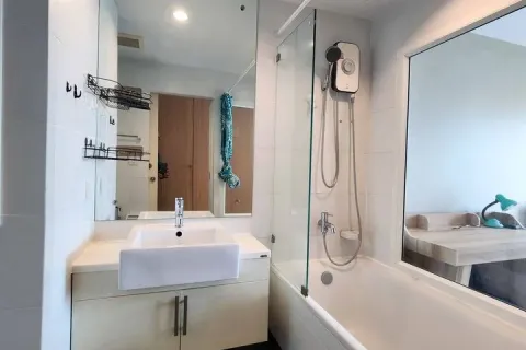 Eigentumswohnung in Sathon, Bangkok, Thailand, 1 Schlafzimmer  № 219668 - Foto 6