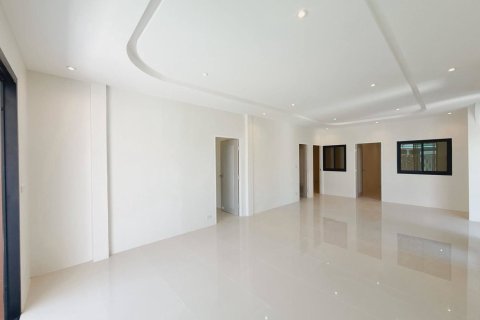 House in Phuket, Thailand 3 bedrooms № 173218 - photo 5