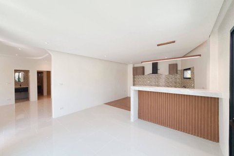 House in Phuket, Thailand 3 bedrooms № 173218 - photo 8