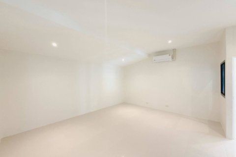 House in Phuket, Thailand 3 bedrooms № 173218 - photo 12