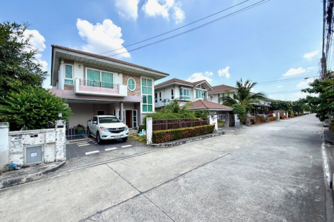 Maison à Bang Kaeo, Thaïlande 4 chambres № 173220 - photo 7