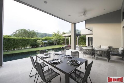 Villa in Hua Hin, Thailand 3 bedrooms № 193065 - photo 2