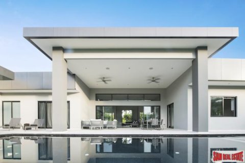 Villa in Hua Hin, Thailand 3 bedrooms № 193065 - photo 4