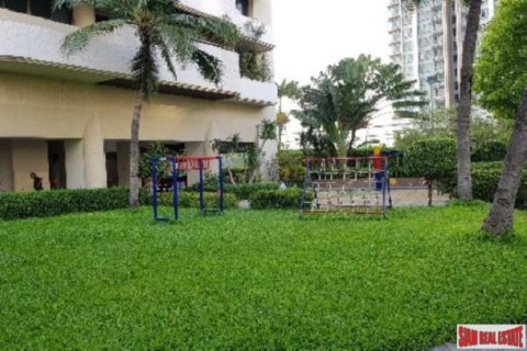 Apartment in Bangkok, Thailand 4 bedrooms № 193062 - photo 3