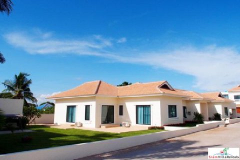 Villa in Pattaya, Thailand 4 bedrooms № 193067 - photo 3