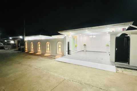 Вилла в Паттайе, Таиланд с 3 спальнями  № 169590 - фото 28