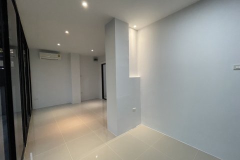 Дом в Лат Пхрау, Бангкок, Таиланд с 3 спальнями  № 169589 - фото 8