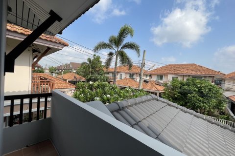 Дом в Лат Пхрау, Бангкок, Таиланд с 3 спальнями  № 169589 - фото 15