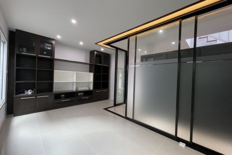 Дом в Лат Пхрау, Бангкок, Таиланд с 3 спальнями  № 169589 - фото 5