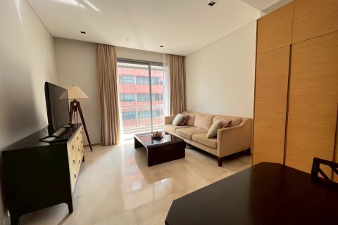 Condo in Bangkok, Thailand, 1 bedroom  № 142980 - photo 1