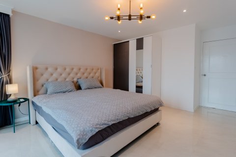 Condo in Bangkok, Thailand, 1 bedroom  № 142977 - photo 6